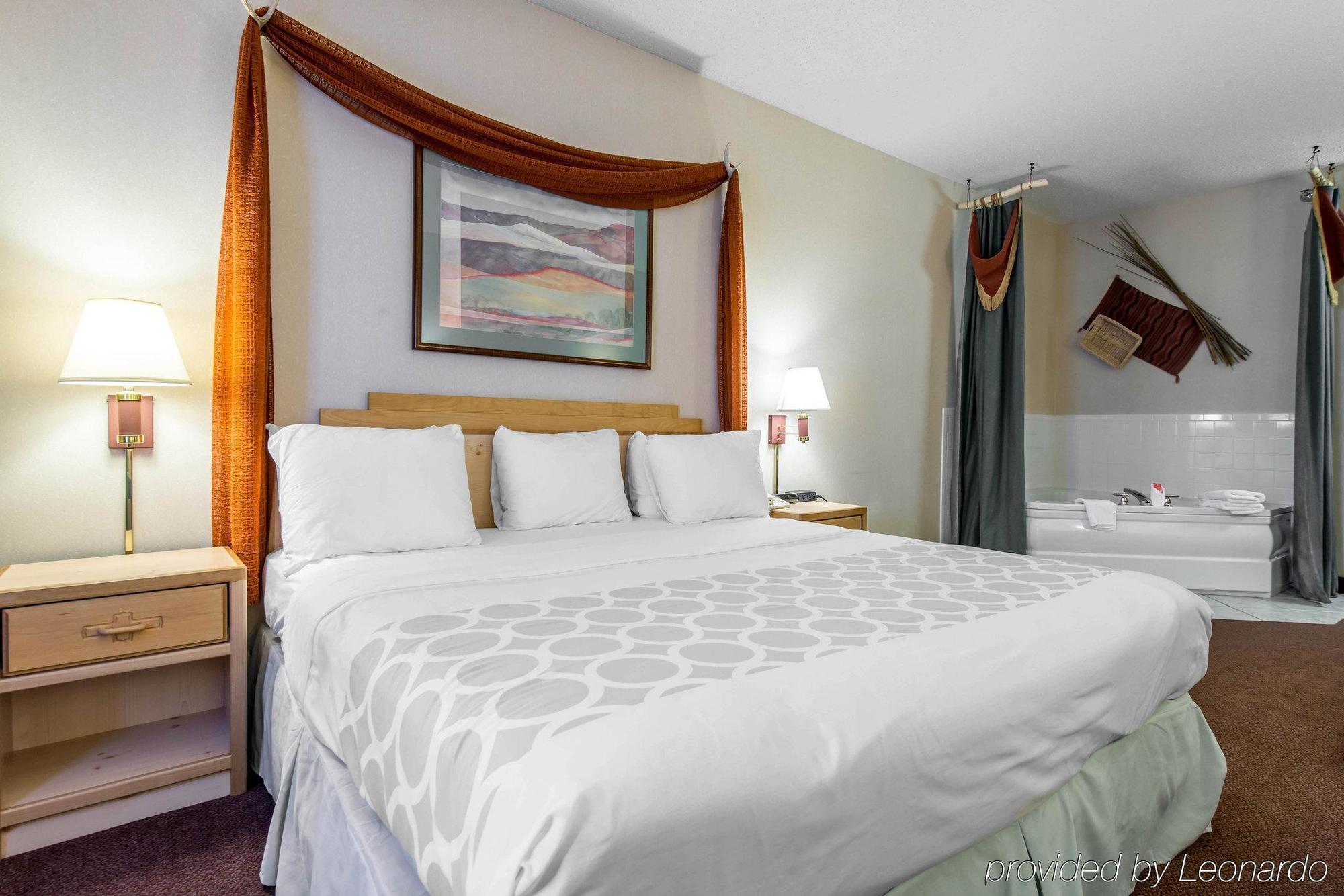 Quality Inn & Suites West Пуебло Екстериор снимка