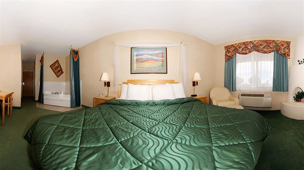 Quality Inn & Suites West Пуебло Екстериор снимка